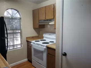 Photo #3: 2370278 Listing 