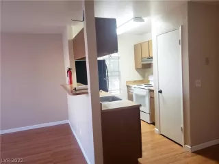 Photo #4: 2370278 Listing 