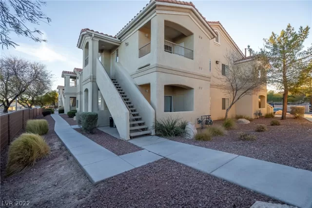 MLS: 2370285 Condo For Sale