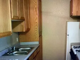 Photo #6: 2370296 Listing 