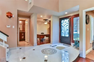 Photo #1: 2370327 Listing