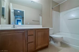 Photo #5: 2370342 Listing