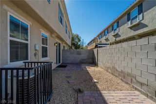 Photo #6: 2370342 Listing