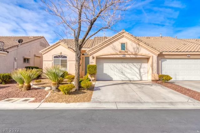 MLS: 2370355 Condo For Sale