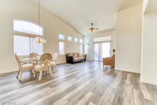 Photo #2: 2370355 Listing 