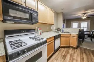 Photo #6: 2370363 Listing 