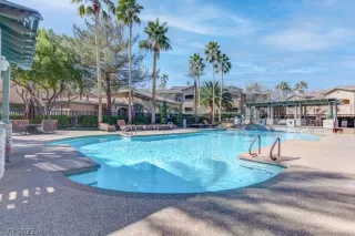 Photo #3: 2370368 Listing