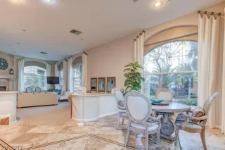 Photo #5: 2370368 Listing