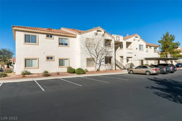 MLS: 2370372 Condo For Sale