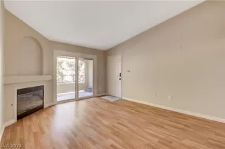 Photo #4: 2370428 Listing