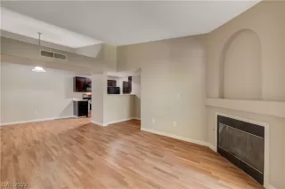 Photo #6: 2370428 Listing