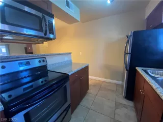 Photo #6: 2370451 Listing