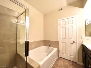 Photo #4: 2370456 Listing 