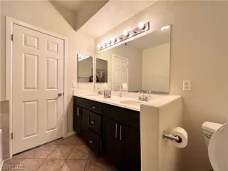 Photo #5: 2370456 Listing 