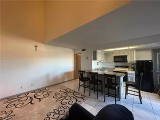 Photo #4: 2370475 Listing