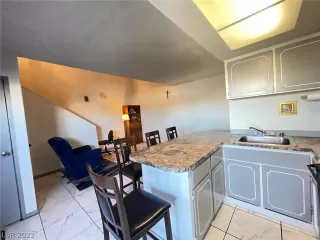 Photo #6: 2370475 Listing