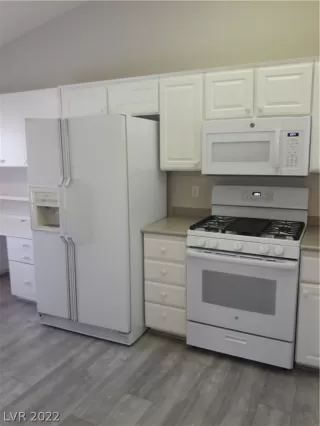 Photo #6: 2370492 Listing 