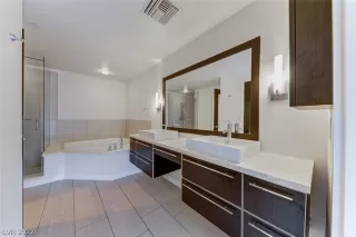 Photo #6: 2370493 Listing 