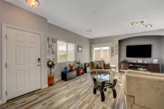 Photo #5: 2370495 Listing