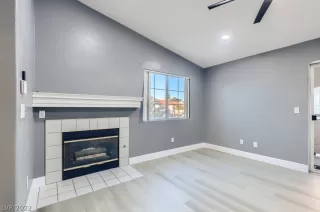 Photo #5: 2370516 Listing