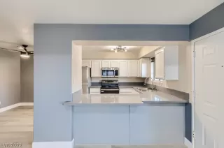 Photo #6: 2370516 Listing