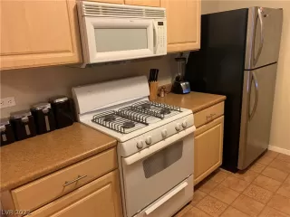 Photo #4: 2370538 Listing 