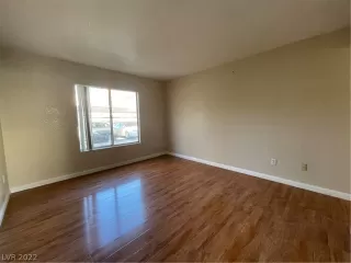 Photo #5: 2370542 Listing 