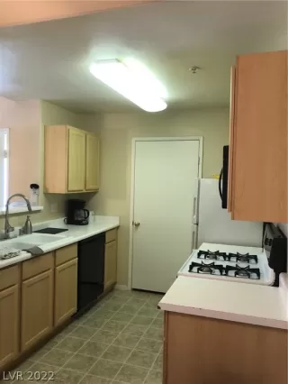 Photo #3: 2370546 Listing 