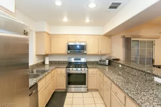 Photo #4: 2370553 Listing 