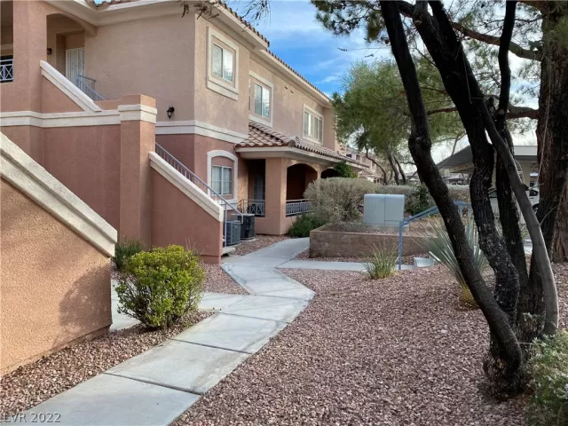 MLS: 2370566 Condo For Sale