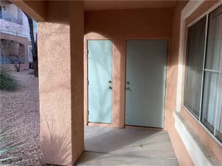 Photo #2: 2370566 Listing