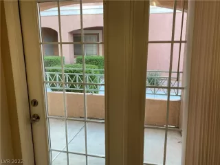 Photo #6: 2370566 Listing