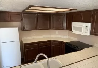 Photo #2: 2370576 Listing 