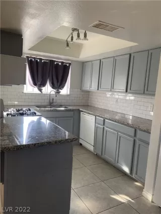 Photo #4: 2370595 Listing 