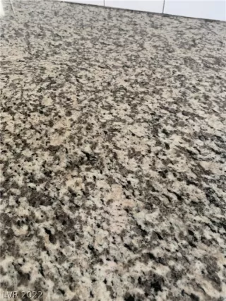 Photo #5: 2370595 Listing 