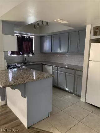 Photo #6: 2370595 Listing 