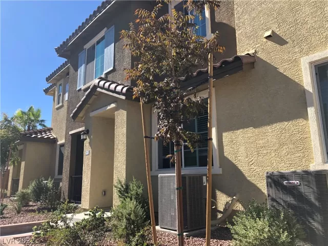 MLS: 2370604 Condo For Sale