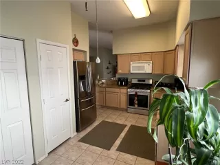 Photo #2: 2370613 Listing 