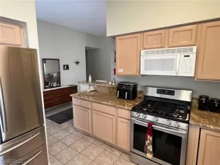 Photo #4: 2370613 Listing 