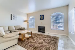 Photo #3: 2370627 Listing 