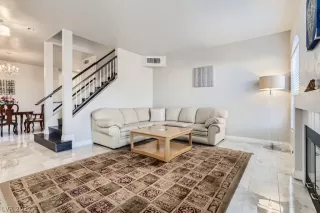 Photo #4: 2370627 Listing 