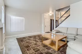 Photo #5: 2370627 Listing 