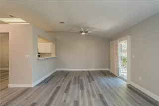 Photo #4: 2370630 Listing