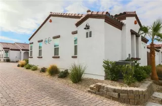 Photo #2: 2370642 Listing 