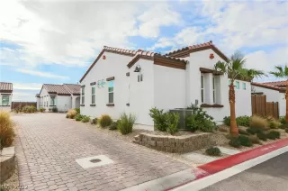 Photo #3: 2370642 Listing 