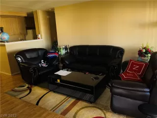 Photo #2: 2370648 Listing 