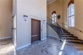 Photo #2: 2370663 Listing 