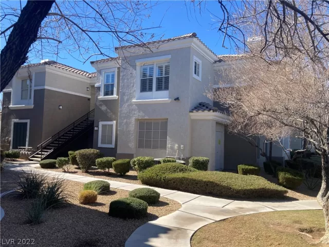 MLS: 2370664 Condo For Sale