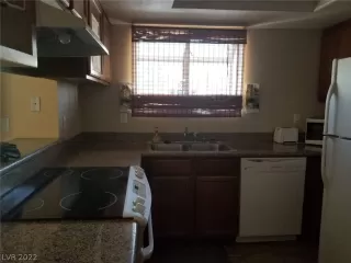 Photo #3: 2370667 Listing