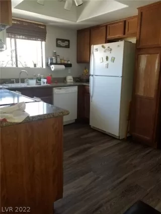 Photo #4: 2370667 Listing